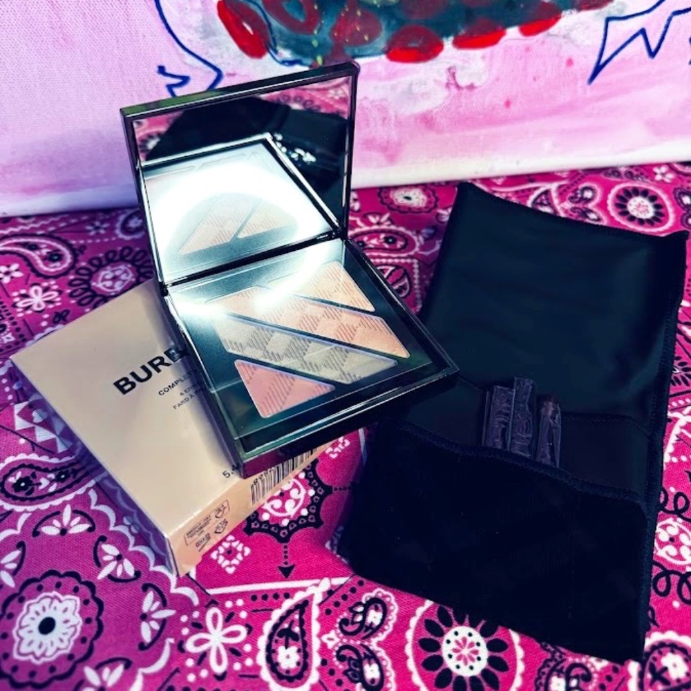 Burberry complete eye palette 19 oz - New